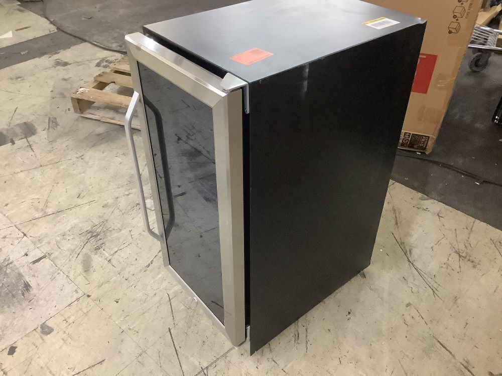 Velivi 15 in. 127 Can Freestanding Beverage Cooler with Adjustable Shelves in Stainless Steel - Scratch/Dent, Missing 3 Foot Levelers - Image 2 - Lot 20JF
