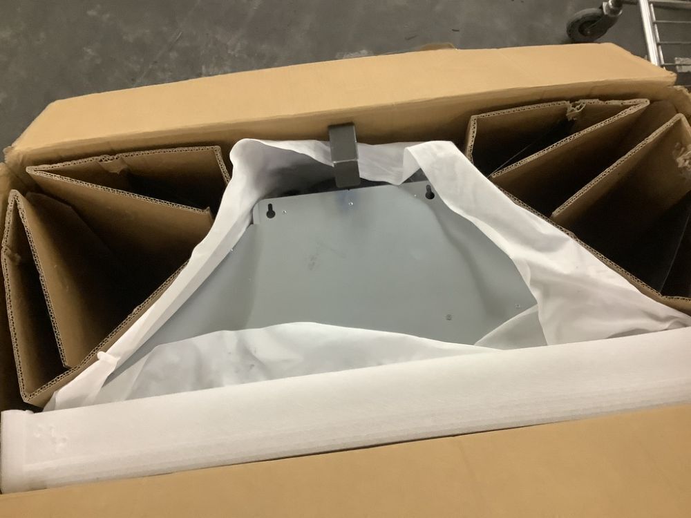 VIKIO PRO 36 in. 600 CFM Ducted Wall Mount Range Hood in Black Stainless Steel with Gestures/Touch Control and LED Lights - Image 6 - Lot 106JF