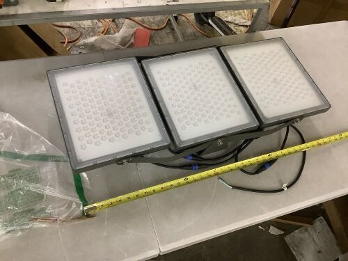 SOLLA 600W LED Flood Light - Lot 107