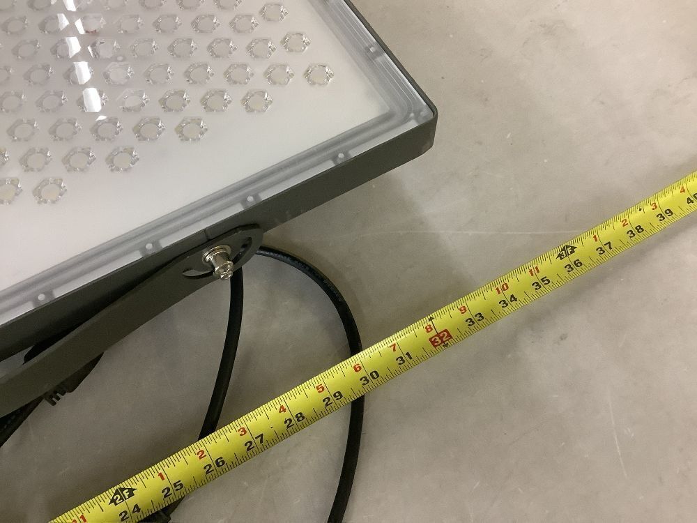 SOLLA 600W LED Flood Light - Image 5 - Lot 107