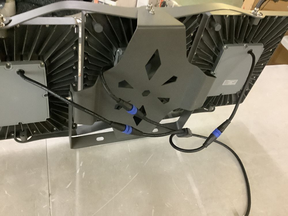 SOLLA 600W LED Flood Light - Image 10 - Lot 107