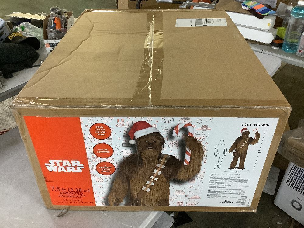Star Wars 7.5 ft. Animated Chewbacca - Image 5 - Lot 17JF