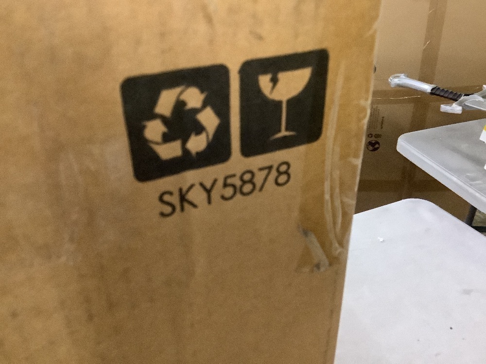 Gaming Floor Chair w/ 360-Degree Swivel, Armrest, Adjustable Backrest - Image 3 - Lot 714