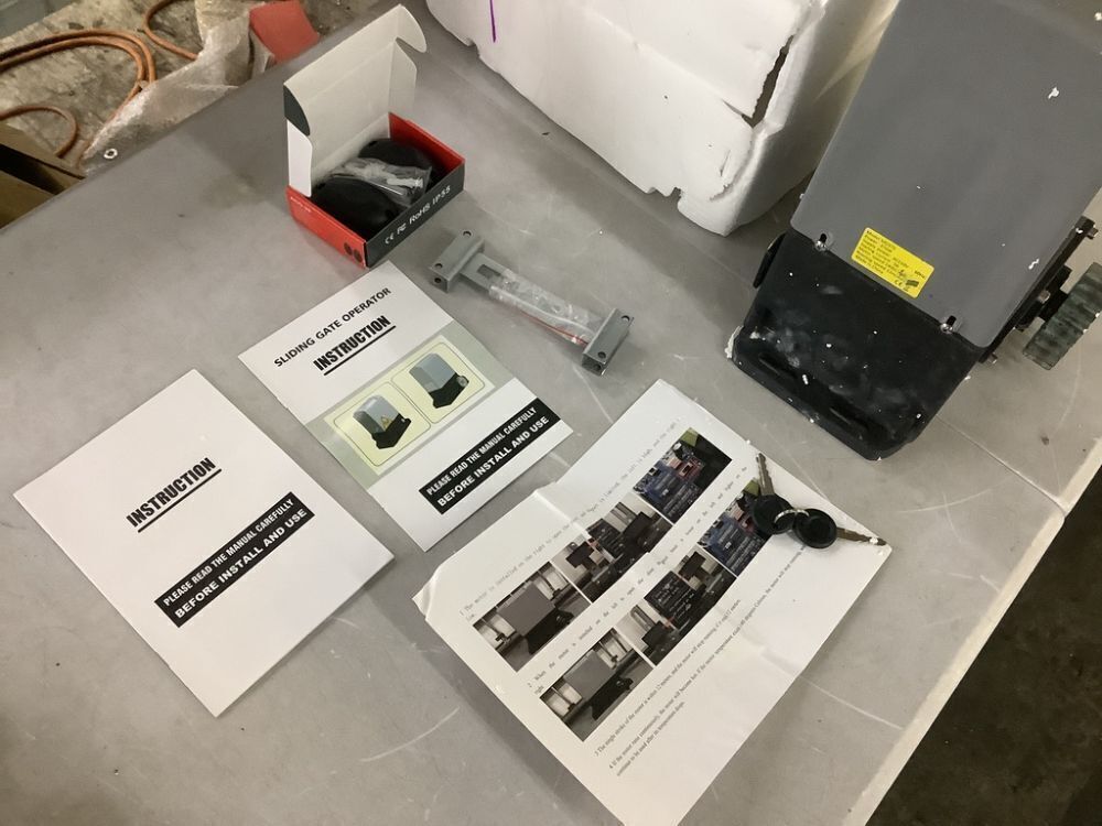 Automatic Sliding Gate Opener - Missing Remote - Image 2 - Lot 143