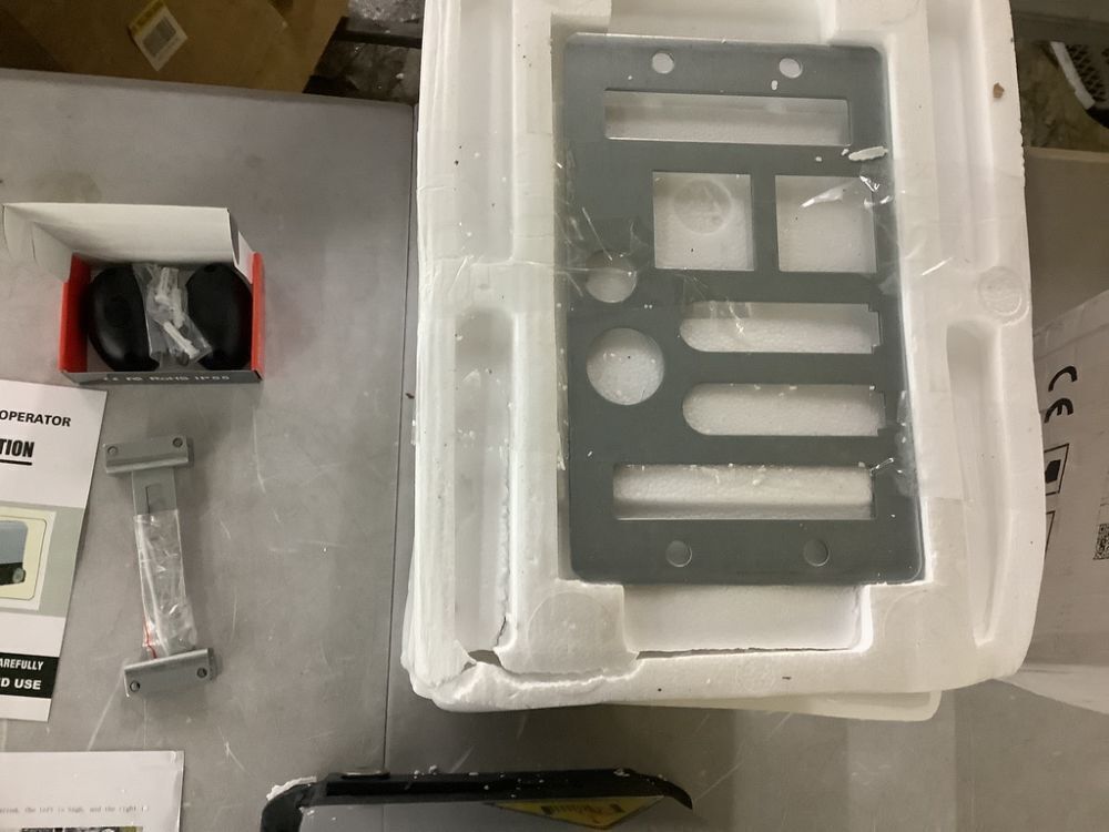 Automatic Sliding Gate Opener - Missing Remote - Image 3 - Lot 143