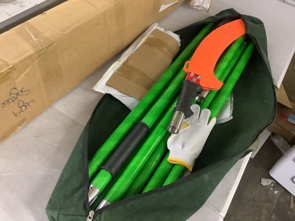 30' Manual Pole Trimmer - Image 3 - Lot 244