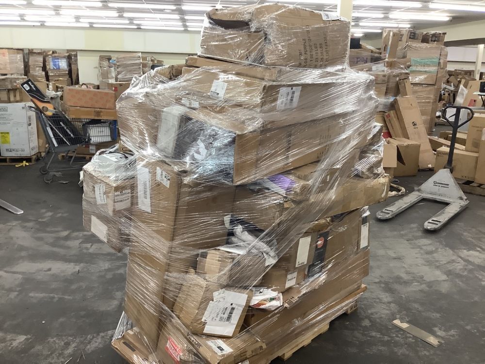 Salvage Pallet. Items Will Be Damaged and Incomplete. - Image 6 - Lot 734