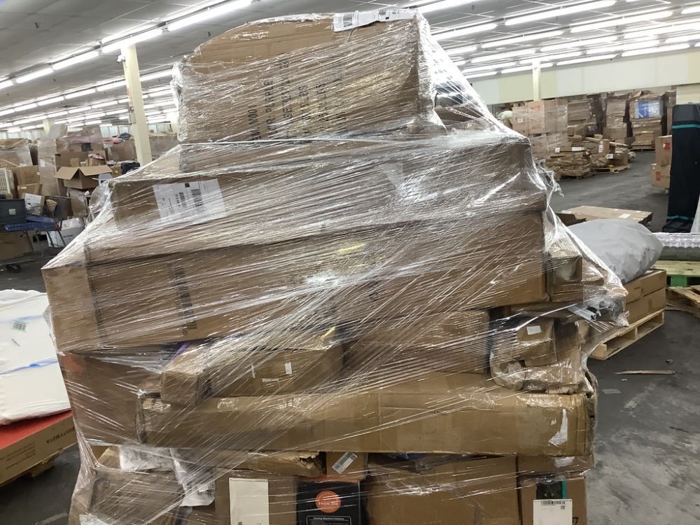 Salvage Pallet. Items Will Be Damaged and Incomplete. - Image 9 - Lot 734