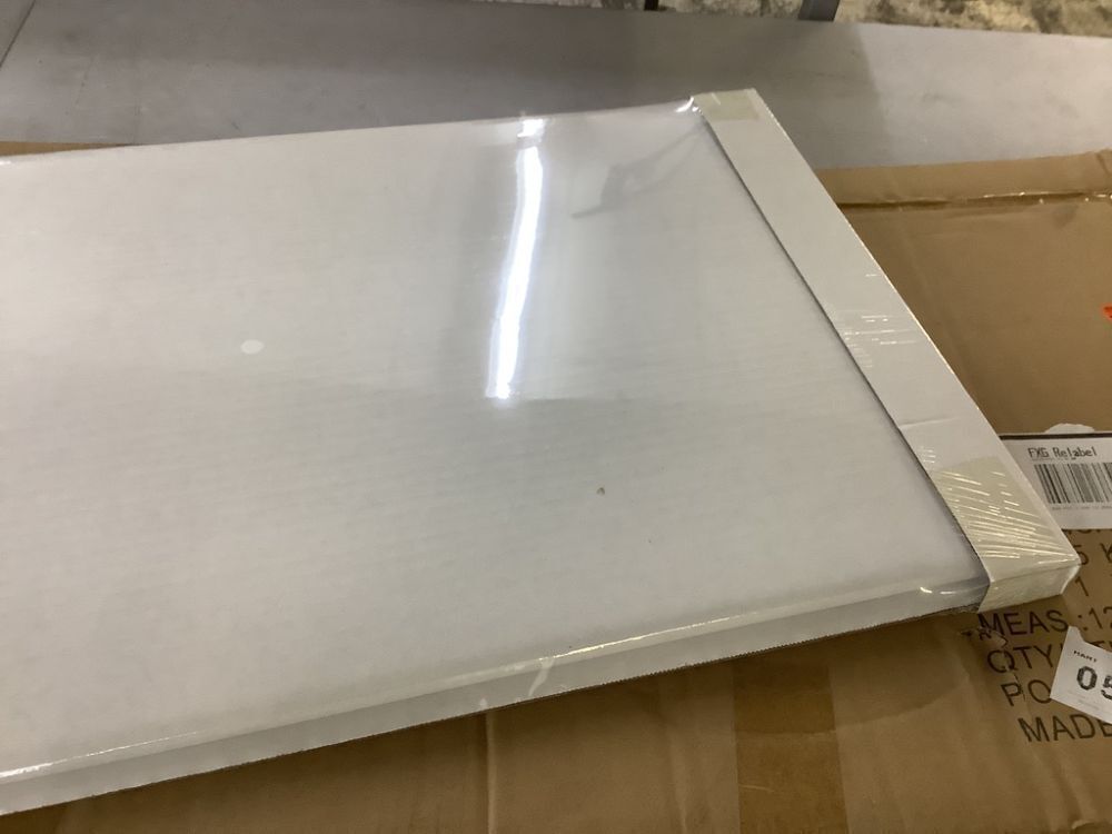 RED LANTERN 4 ft. Short White Temporary Cardboard Folding Screen - 3 Panels - Image 3 - Lot 739JF