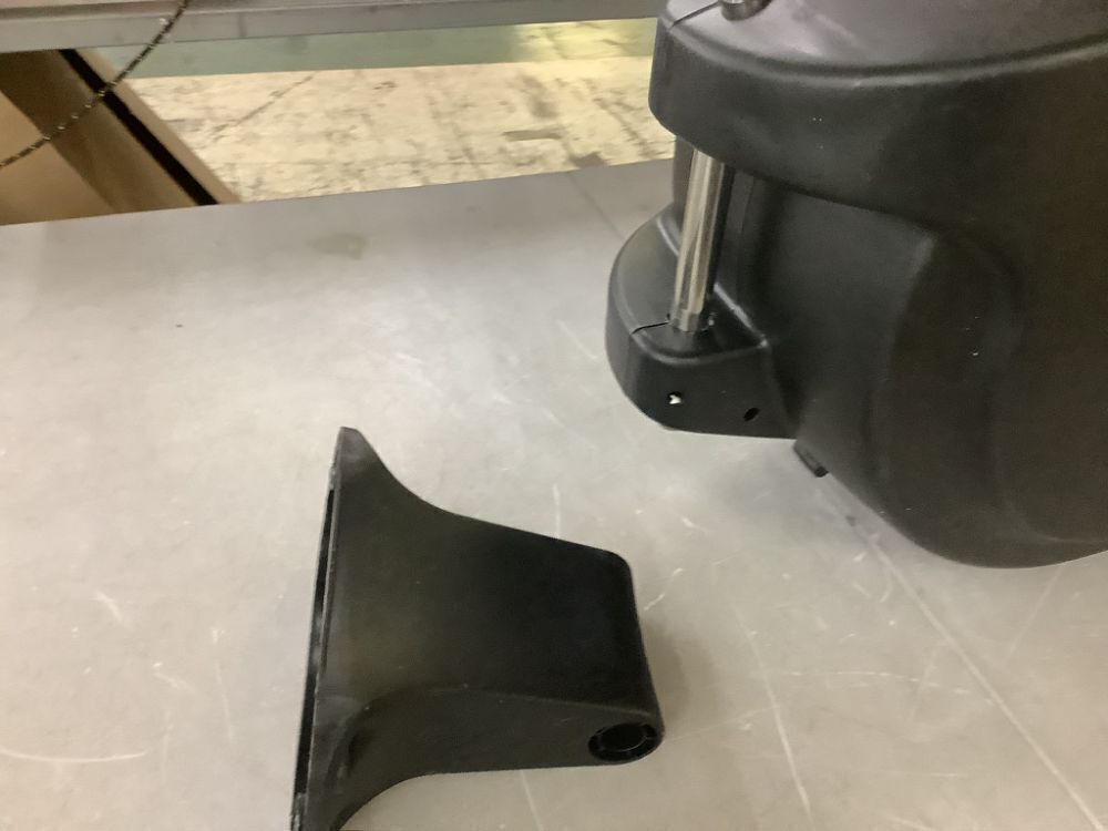 Aquazilla Retractable Garden Hose Reel - Image 4 - Lot 740