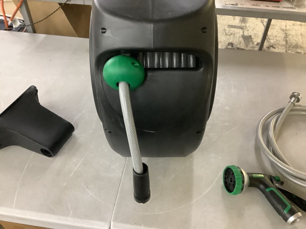 Aquazilla Retractable Garden Hose Reel - Image 7 - Lot 740