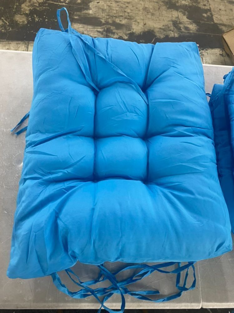 Set of 4 Chair Cushions, 2 Rounded & 2 Rectangle - Image 2 - Lot 404