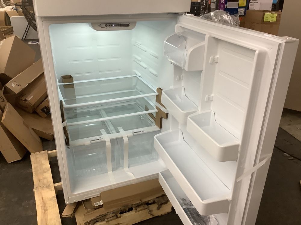 Vissani 18 cu. ft. Top Freezer Refrigerator DOE in White - Dented - Image 9 - Lot 10JF