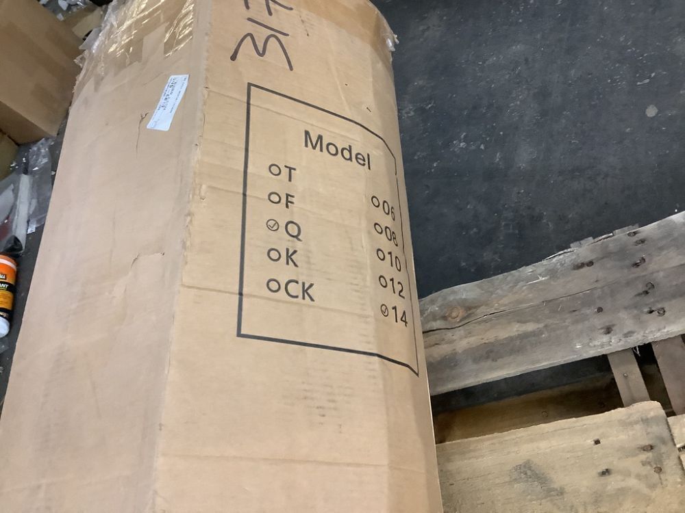 14" Queen Mattress - Image 4 - Lot 51JF