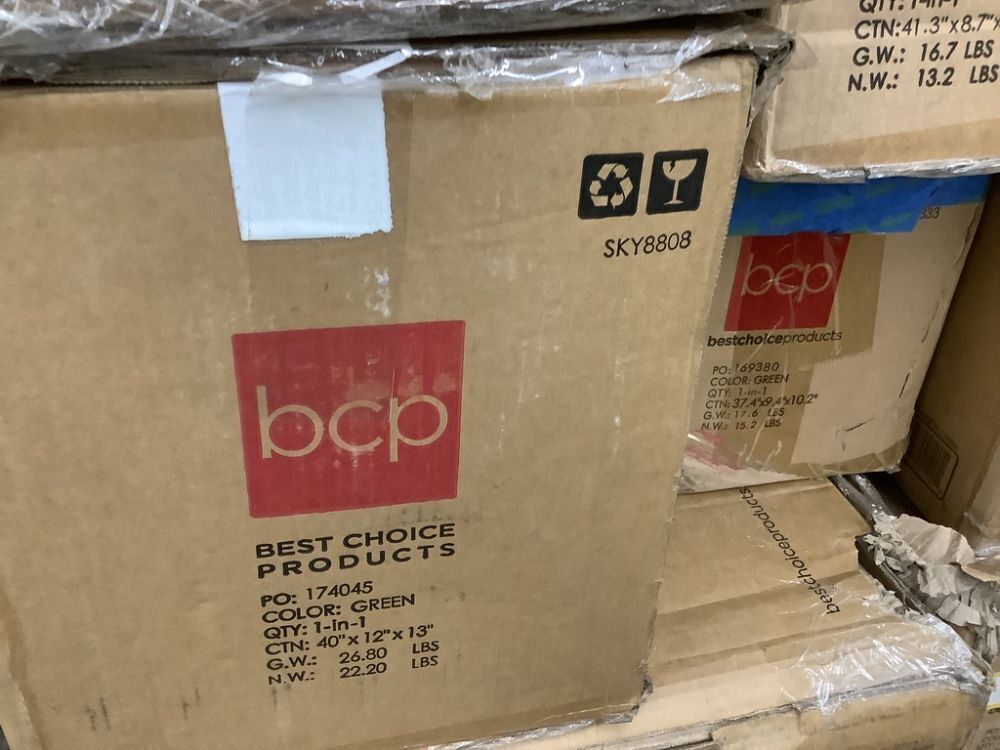 Pallet of Christmas Trees & Wreaths - Uninspected - Image 3 - Lot 117