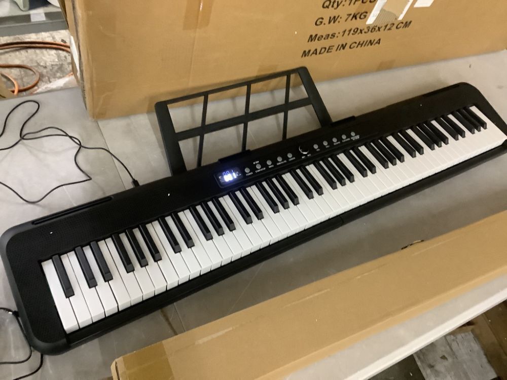 88 Key Beginner Electric Digital Piano with Full Size Semi Weighted Keys - Image 3 - Lot 151