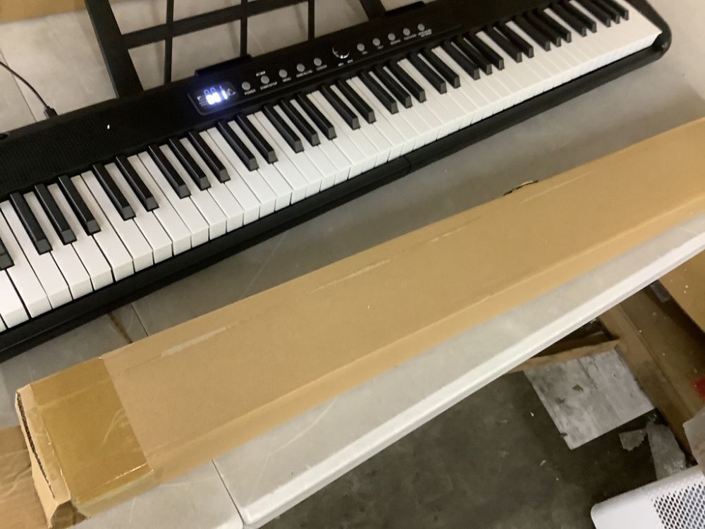88 Key Beginner Electric Digital Piano with Full Size Semi Weighted Keys - Image 4 - Lot 151