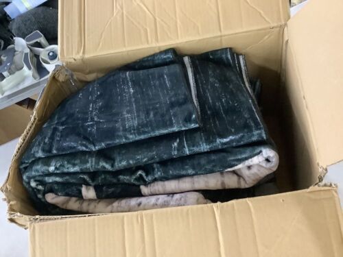 Large Area Rug, 9' x 12' - Lot 162