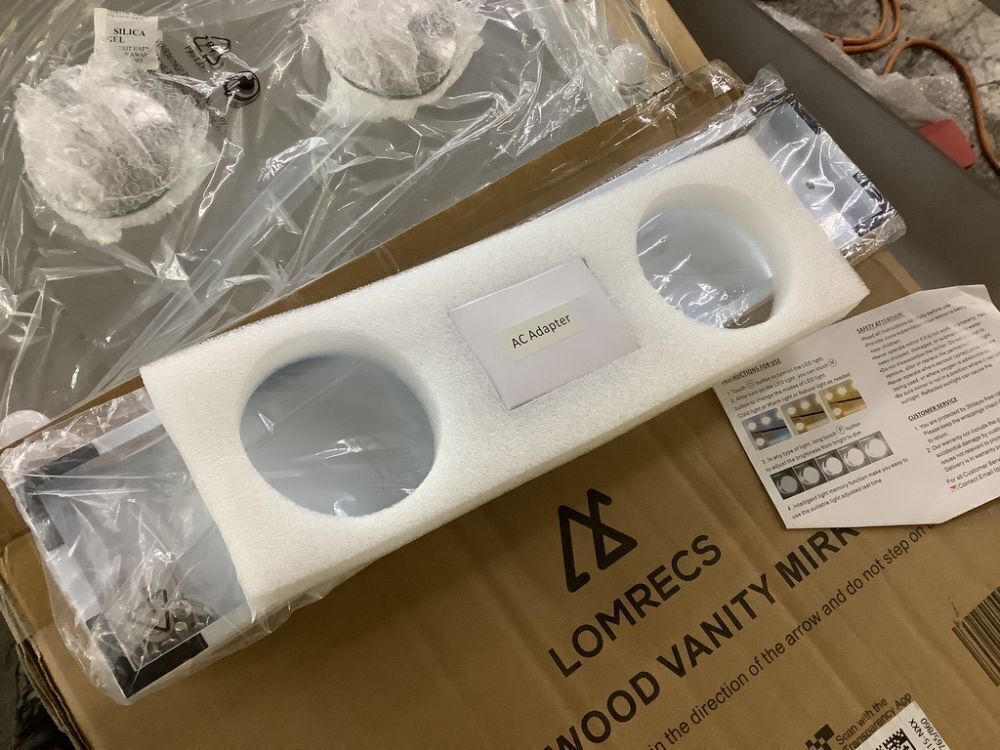 Hollywood Vanity Mirror 20" x 17" - Image 3 - Lot 167