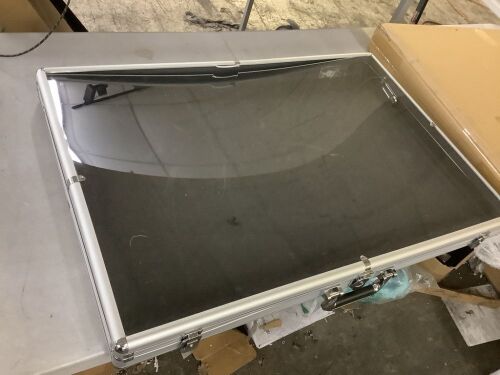 Tabletop Display Case - Damaged - Lot 248