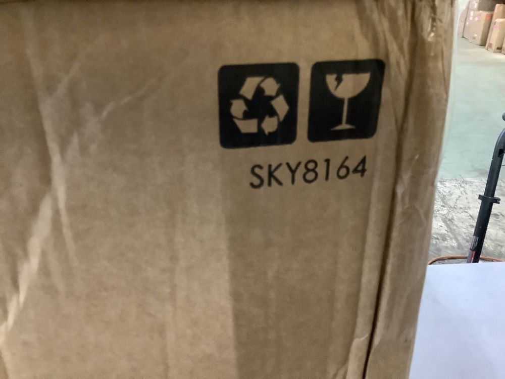 5ft 2-Piece Moose Family Lighted Outdoor Christmas Decor Set w/ LED Lights - Image 4 - Lot 275