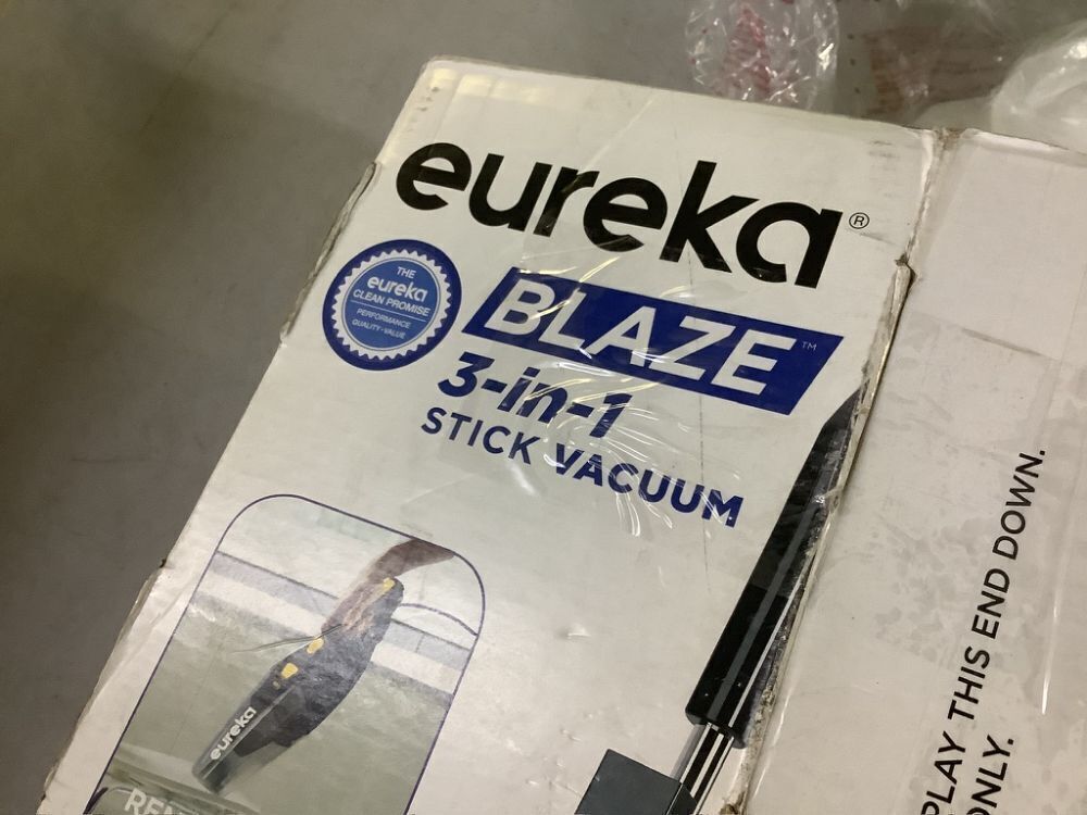 Eureka Blaze 3-in-1 Corded Bagless Stick, Handheld & Stair Vacuum Cleaner - Image 6 - Lot 365JF