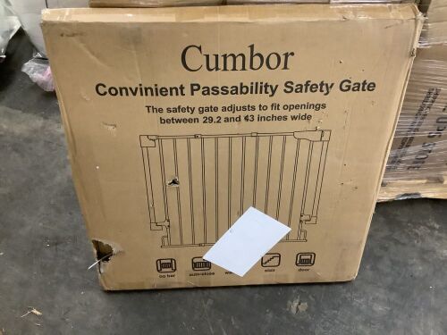 Cumbor Baby Safety Gate - Lot 434
