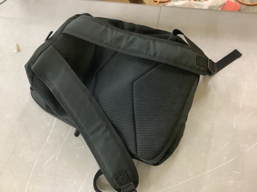 Star Wars Darth Vader Backpack - Image 4 - Lot 441