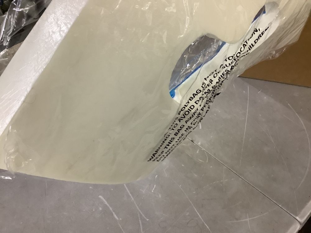 Memory Foam & Gel Anti-Bedsore Cushion - Image 4 - Lot 448