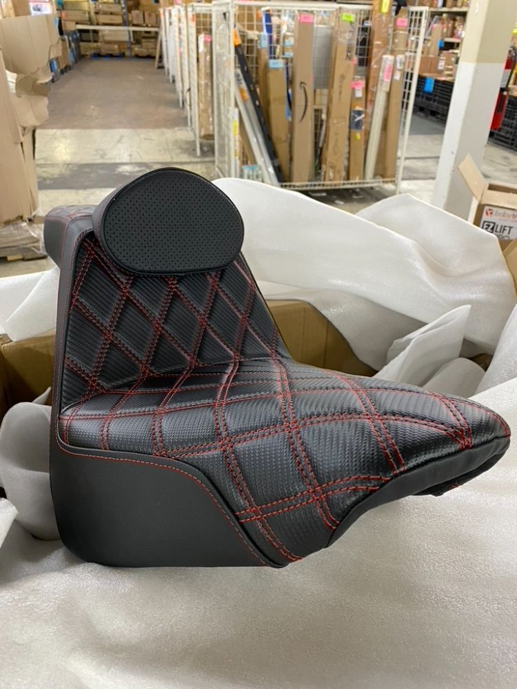One-Piece Motorcycle 2-Up Seat with Driver Backrest for Harley Softail Sport Glide FLSB Low Rider FXLR FXLRS FXLRST 2018-later - Image 3 - Lot 508