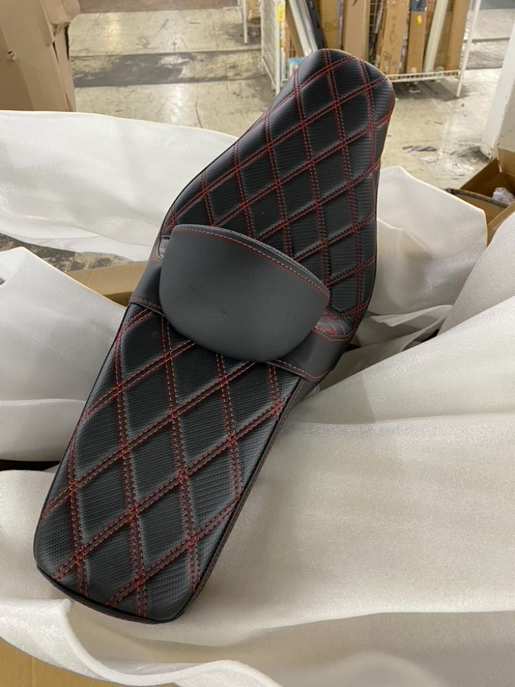 One-Piece Motorcycle 2-Up Seat with Driver Backrest for Harley Softail Sport Glide FLSB Low Rider FXLR FXLRS FXLRST 2018-later - Image 4 - Lot 508