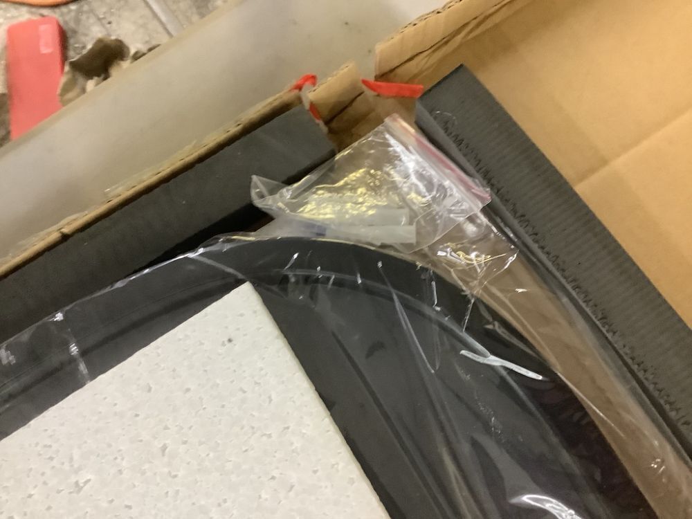 40" x 32" Wall Mirror - Image 4 - Lot 546