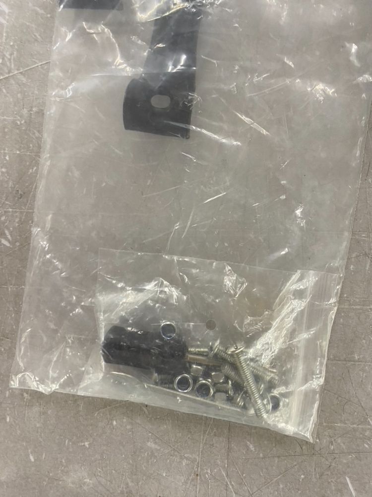 Valeo 5 Step Ladder with Handrails, 500 Lbs Capacity - Image 4 - Lot 663