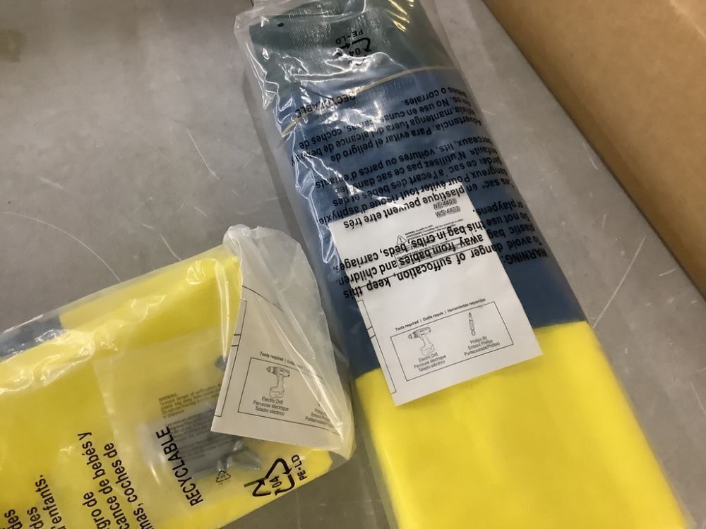 Lot of (2) Multicolor Tarps - Image 3 - Lot 774JF