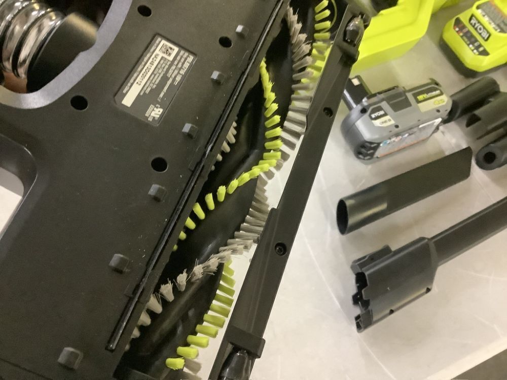 RYOBI ONE+ HP 18V Cordless Pet Stick Vacuum Cleaner Kit with 4.0 Ah HIGH PERFORMANCE Battery and Charger - Image 4 - Lot 88JF