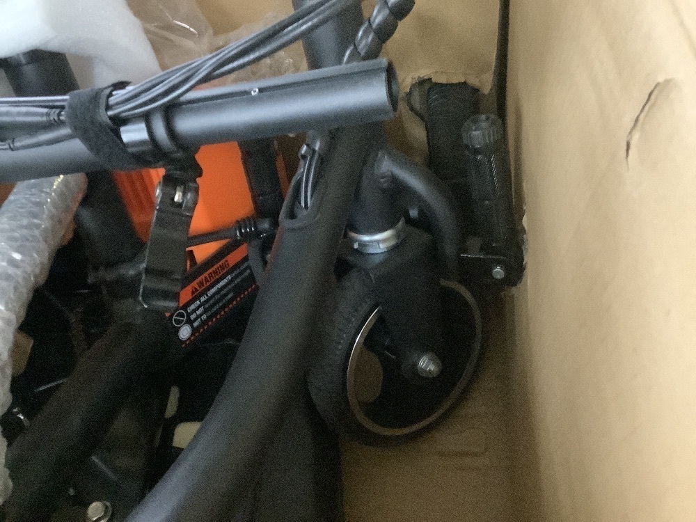 SuperHandy Passport Mobility Scooter for Adults- Foldable, 3 Wheel, Airline Travel Friendly - 13 Mile Range, Includes 2 Removable 44.4V Lithium-ion Batteries & Charger - Image 3 - Lot 21JF