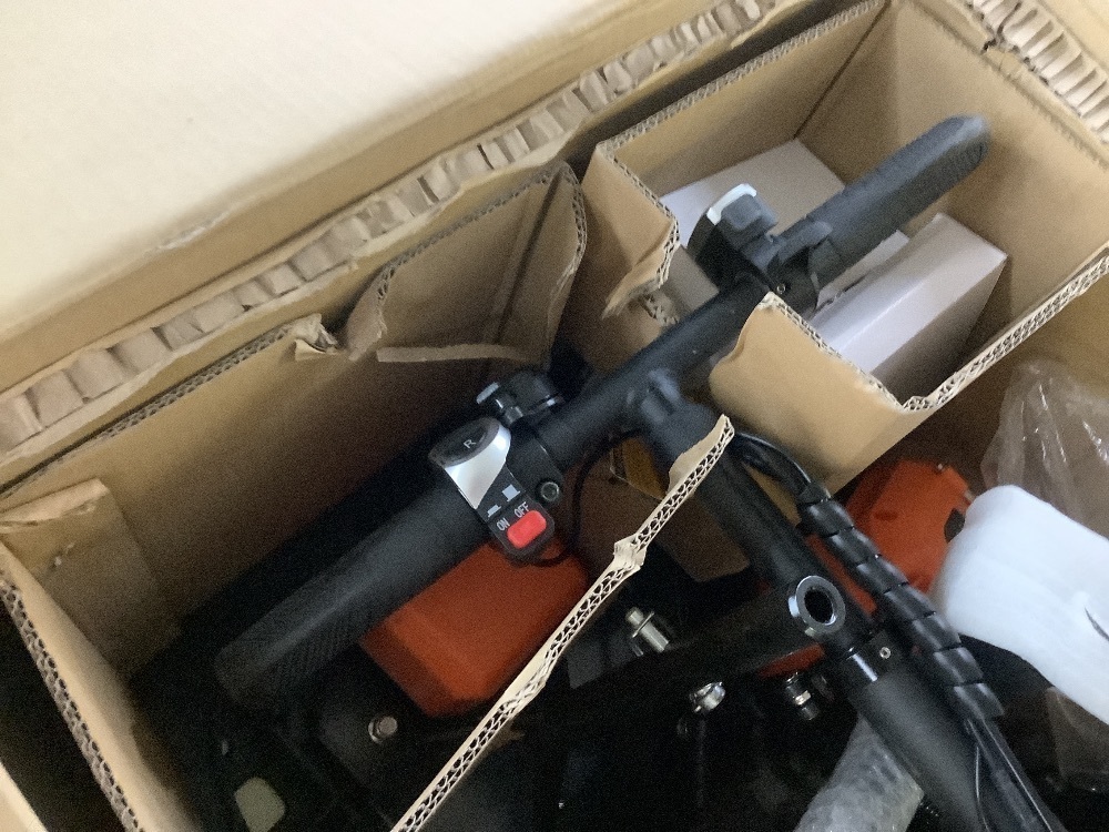 SuperHandy Passport Mobility Scooter for Adults- Foldable, 3 Wheel, Airline Travel Friendly - 13 Mile Range, Includes 2 Removable 44.4V Lithium-ion Batteries & Charger - Image 5 - Lot 21JF