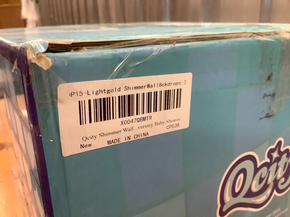 Qcity Light Gold Shimmer Wall Backdrop - Image 4 - Lot 7791