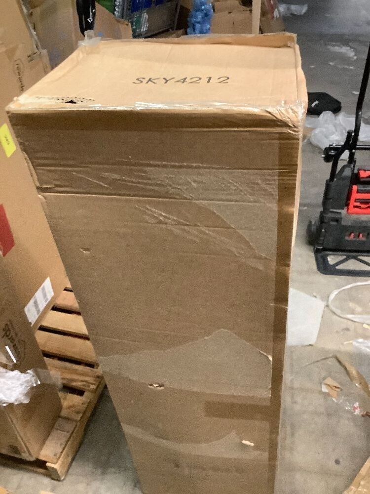 Pre-Lit Artificial Green Spruce Christmas Tree, w/Easy Assembly 9ft - Image 3 - Lot 7908