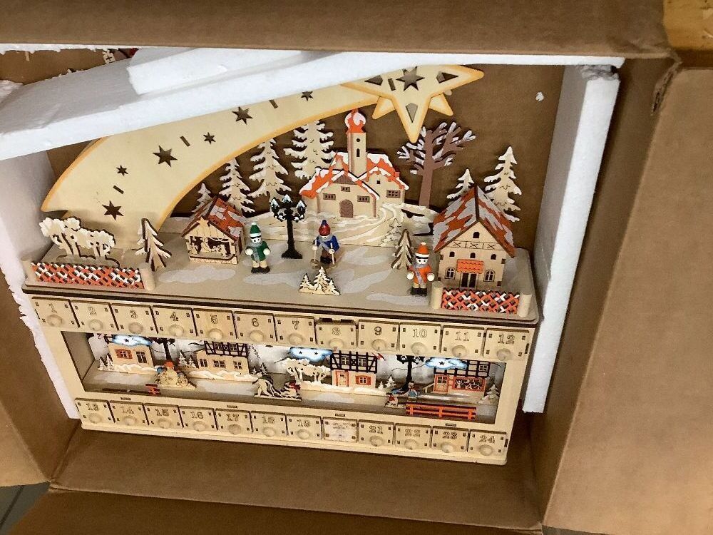Wooden Christmas Shooting Star Advent Calendar w/ LED Light Background - Image 3 - Lot 7927