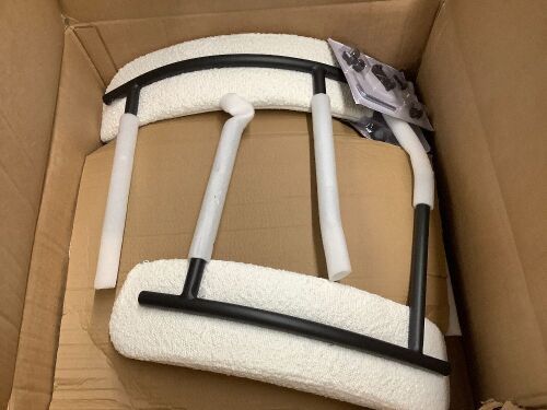 Set of 2 White Dining Chairs - Lot 6676