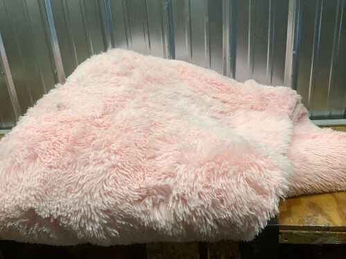Large Faux Fur Rug - Lot 6685