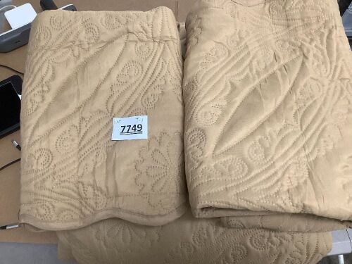 King Size Quilt Bedding Set -beige - Lot 7749
