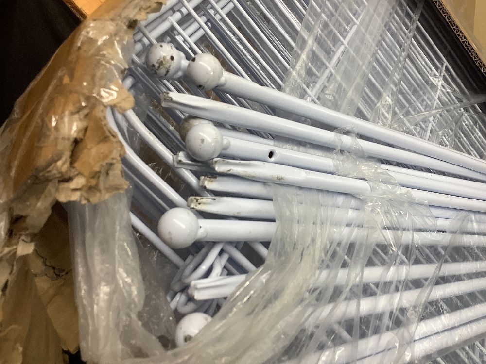 15 Panels No Dig Fence with Gate, 32 in(H) X 36 ft(L) Garden Decorative Fence Animal Barrier for Dogs, Rustproof Metal Garden Edging Border for Outdoor, Yard, Patio, Black, White - Image 3 - Lot 8083