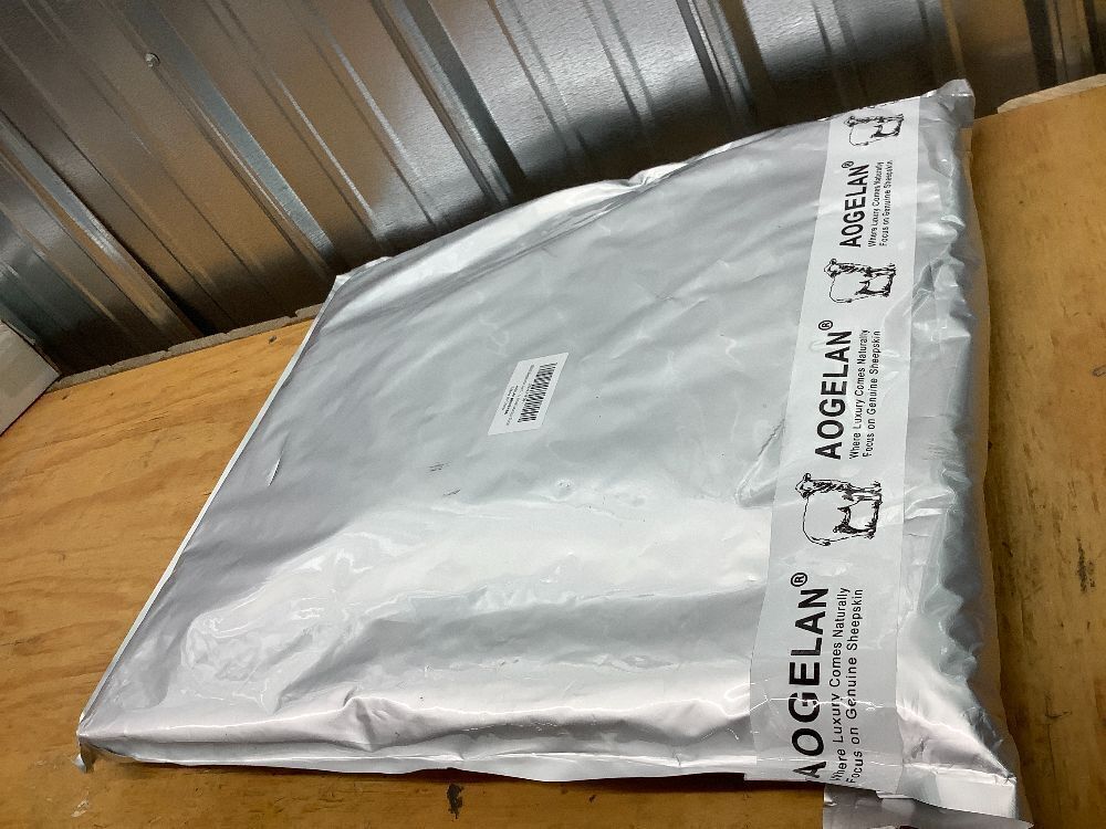 Fluffy Sheepskin Car Seat Cover, Fuzzy Long Wool Front Auto Cushion, Universal Fits Most Vehicle SUV Truck Minivan, Airbag Compatible (Black) - Image 3 - Lot 8084