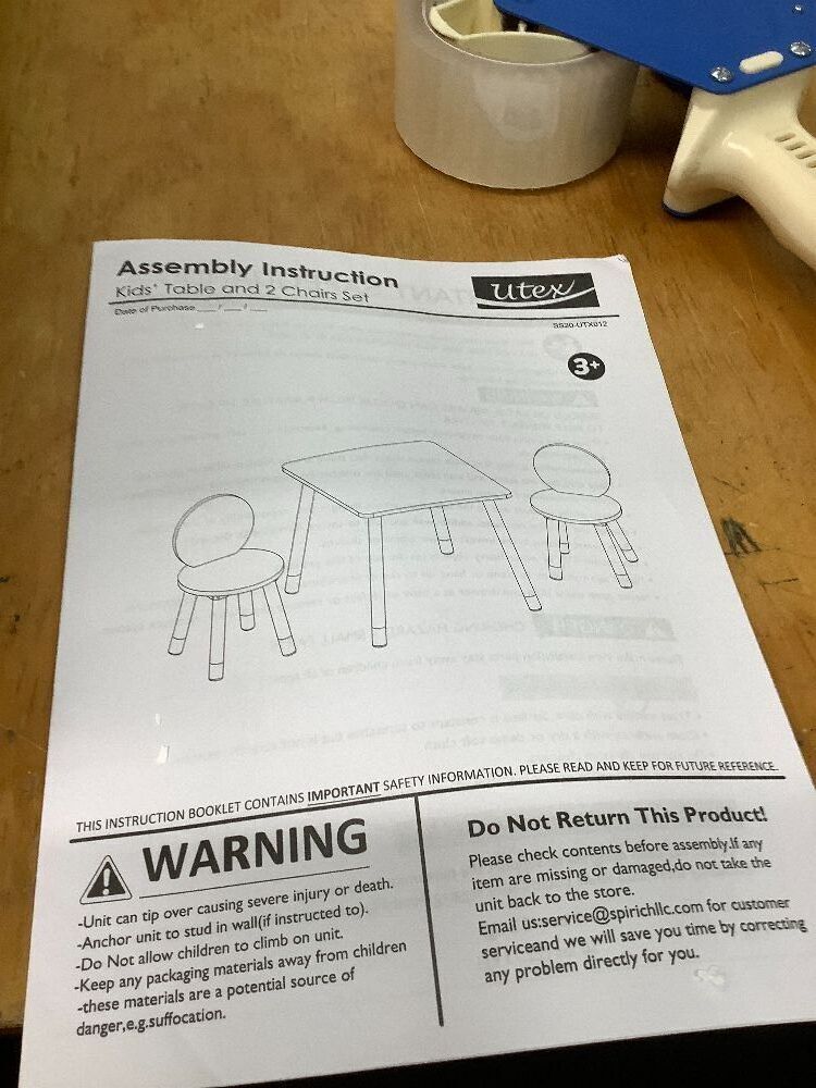 UTEX Kids White Table And 2 Round Back Chairs Set - Image 2 - Lot 8087