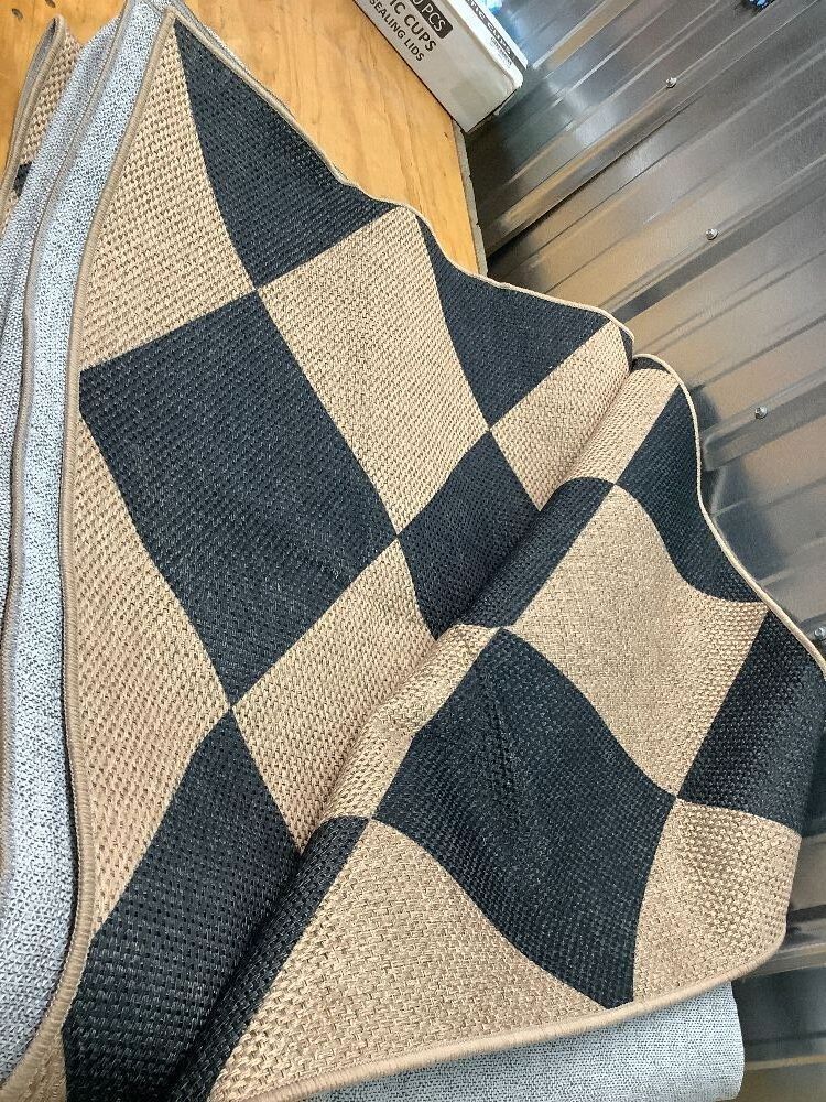 Large Indoor Rug - Image 1 - Lot 8090