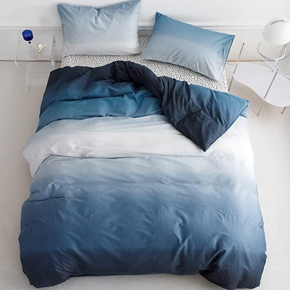 Wellboo Blue White Gradient Comforter Sets Twin Solid Ocean Sea Blue Bedding Comforters Cotton Modern Plain White and Sky Blue Gradient Soft Quilts Farmhouse Abstract Art Watercolor Comforters Warm - Image 1 - Lot 8103