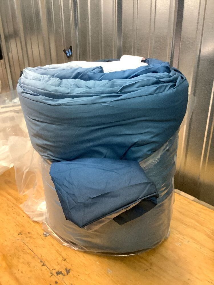 Wellboo Blue White Gradient Comforter Sets Twin Solid Ocean Sea Blue Bedding Comforters Cotton Modern Plain White and Sky Blue Gradient Soft Quilts Farmhouse Abstract Art Watercolor Comforters Warm - Image 2 - Lot 8103