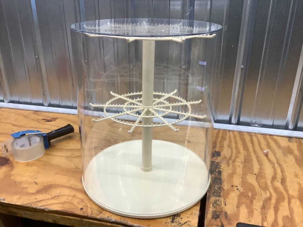 Clear Display Case for LABUBU Plush Dolls and Collectible Toys - 360° Rotating Plastic Dust-Proof Storage Box with Cover, Protective Showcase, No Doll - Image 2 - Lot 8209